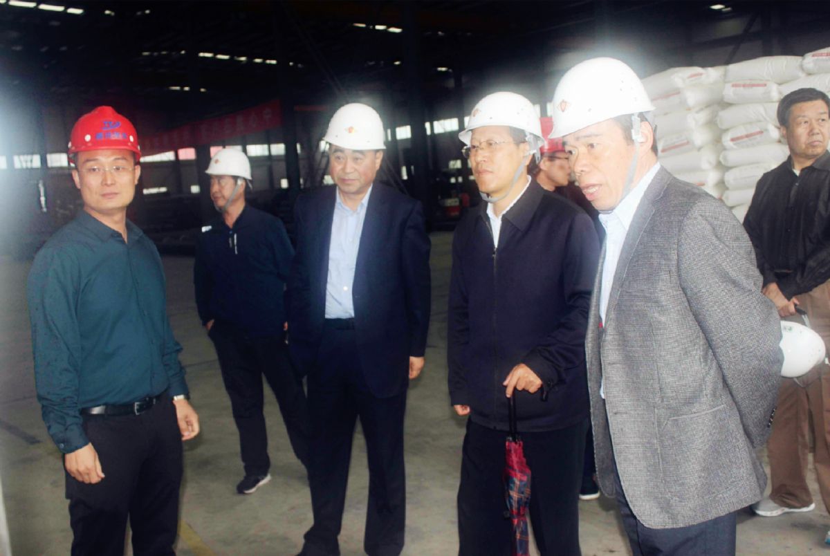 定西市政協(xié)主席陳尊鋒、市委常委、常務(wù)副市長陳曾勇 一行領(lǐng)導(dǎo)蒞臨我公司開展企業(yè)考察